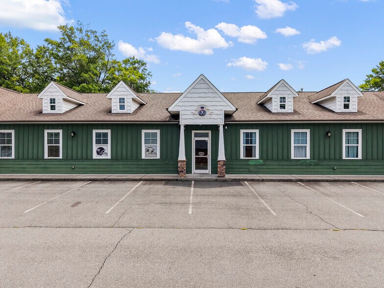 More Photos Of 8017 N Point Blvd, Winston-Salem Industrial For Lease