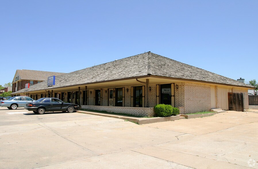 More Photos Of 10400 S Pennsylvania Ave, Oklahoma City Office For Sale