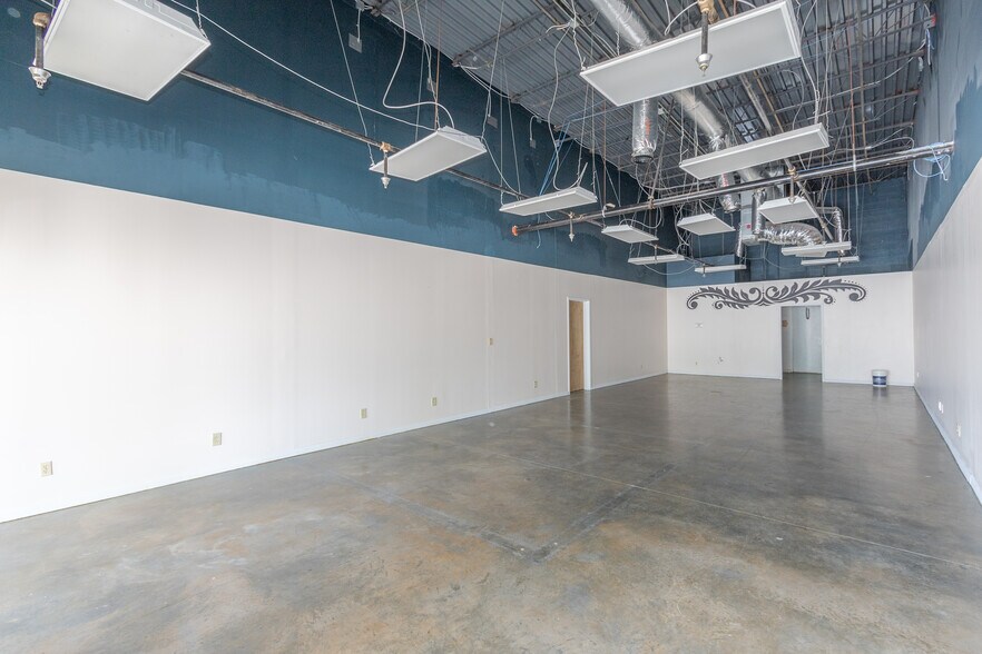 More Photos Of 4365-4373 Highway 24, Anderson Storefront Retail Office For Lease