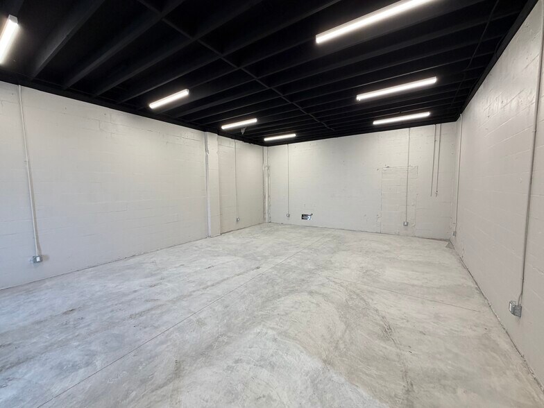 More Photos Of 138 W Robertson St, Brandon Loft Creative Space For Lease