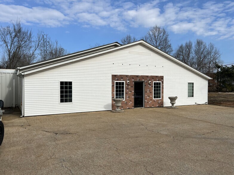 More Photos Of 60 Mount Carmel Rd, Camden Showroom For Sale