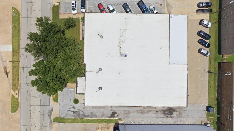 More Photos Of 3130-3140 Towerwood Dr, Farmers Branch Light Manufacturing For Lease