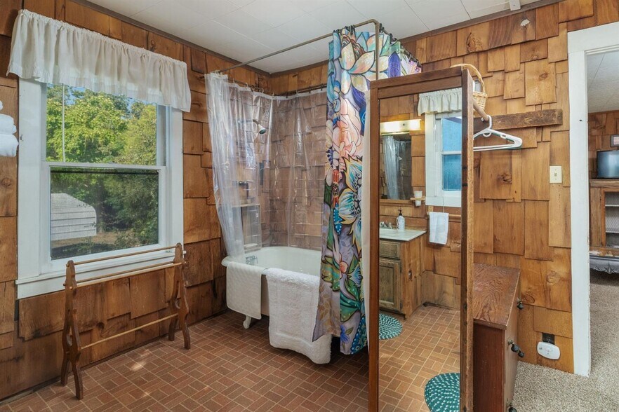 More Photos Of 306 W Saint Charles St, San Andreas Hotel For Sale