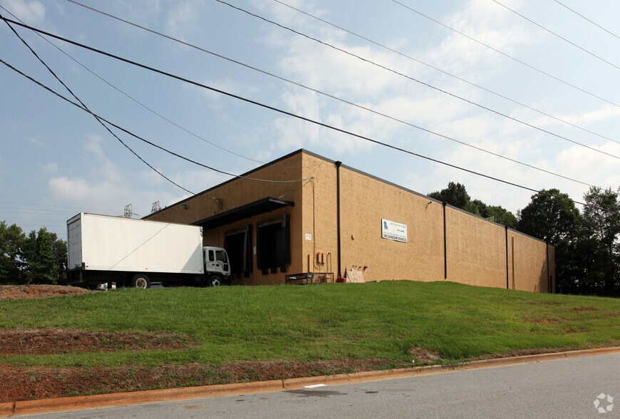 More Photos Of 2216 Dunmore Ct, High Point Warehouse For Lease