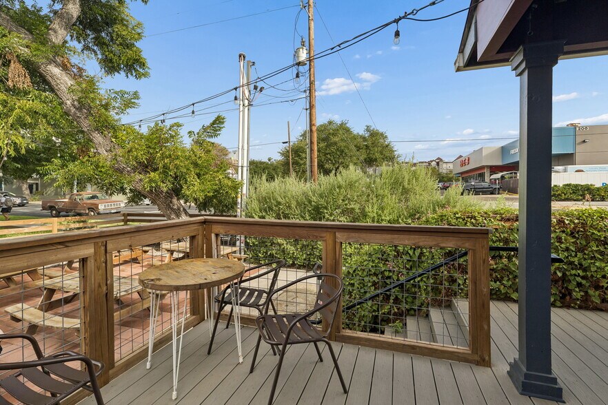 More Photos Of 217 W Hopkins St, San Marcos Restaurant For Sale