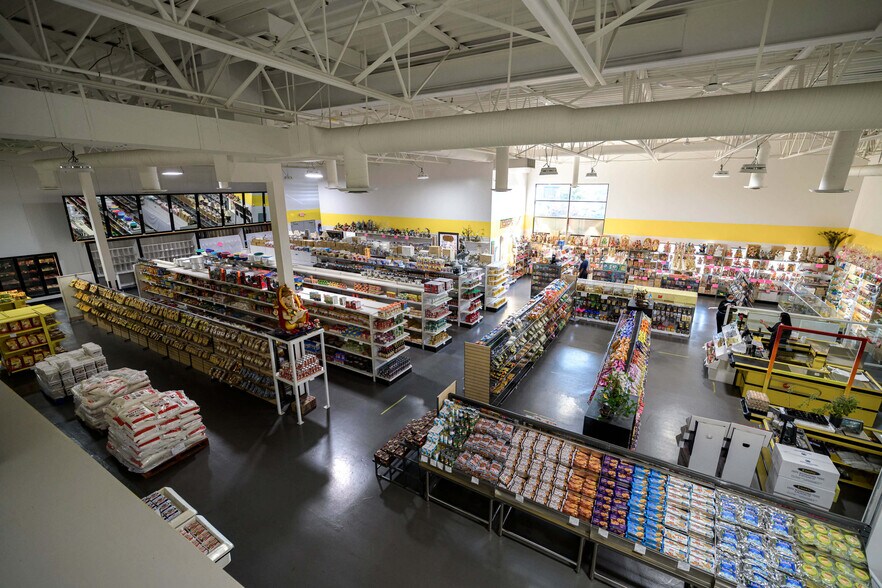 More Photos Of 12070 88 Ave, Surrey Storefront For Sale