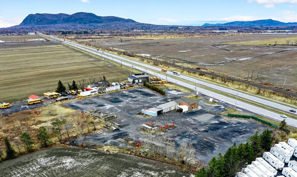 Primary Photo Of 77 Boul Sir-Wilfrid-Laurier, Saint-Basile-le-Grand General Retail For Lease