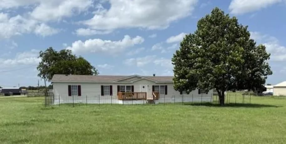 Primary Photo Of 4040 Dillard Ct, Joshua Specialty For Sale