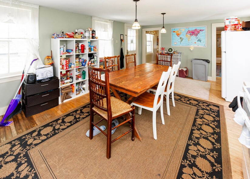 More Photos Of 1276 Surry Rd, Surry Freestanding For Sale