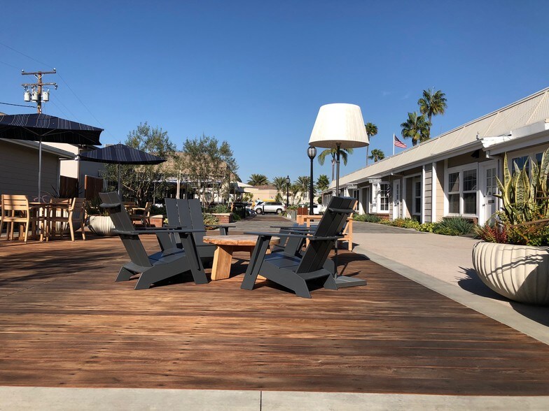 More Photos Of 333 Shipyard Way, Newport Beach Storefront Retail Office For Lease