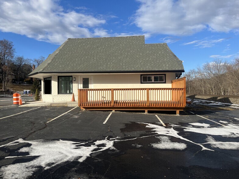 More Photos Of 192 Ny-17, Tuxedo Park General Retail For Sale