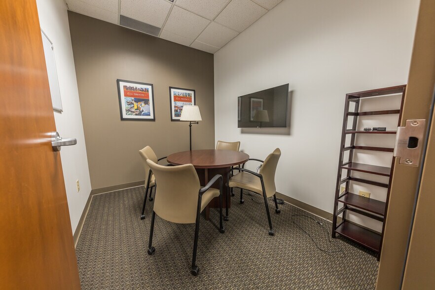 More Photos Of 6201 Corporate Dr, Indianapolis Office For Sale