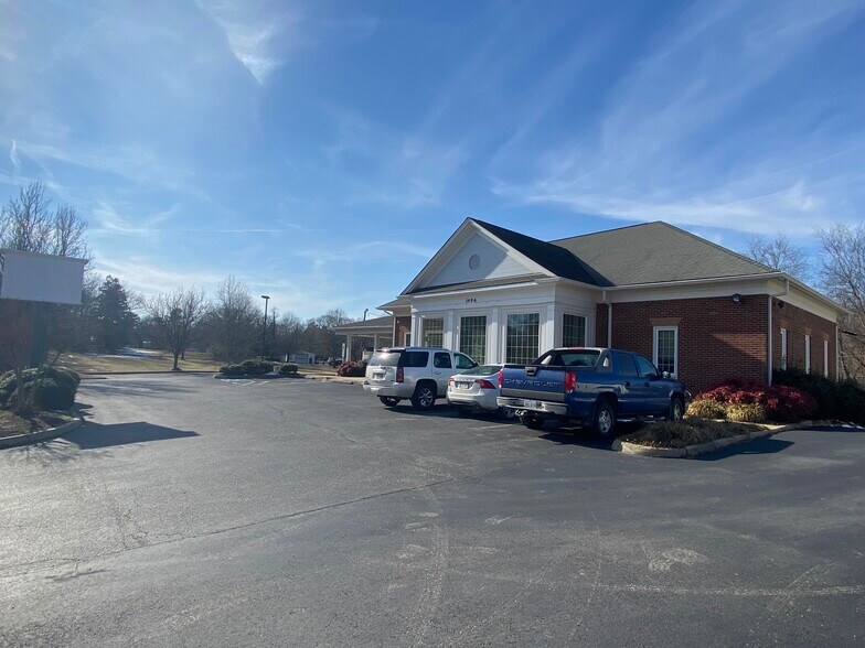 More Photos Of 1496 Anderson Hwy, Cumberland Bank For Lease