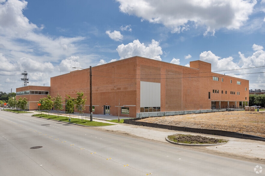 More Photos Of 2410 Polk St, Houston Office For Lease