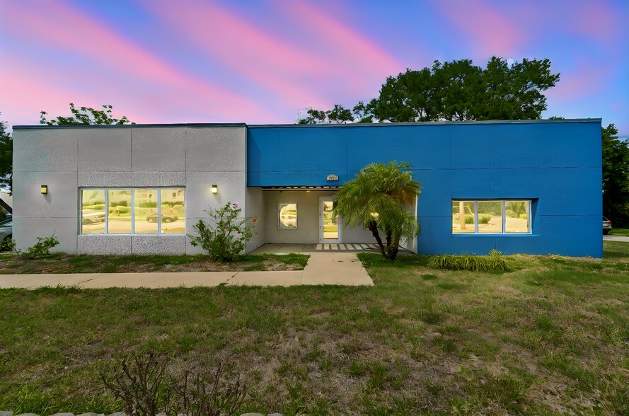 More Photos Of 3209 30th Ave S, Saint Petersburg Office For Sale