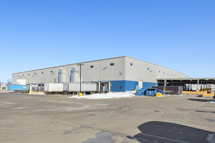 More Photos Of 7200 Chavenelle Rd, Dubuque Warehouse For Sale
