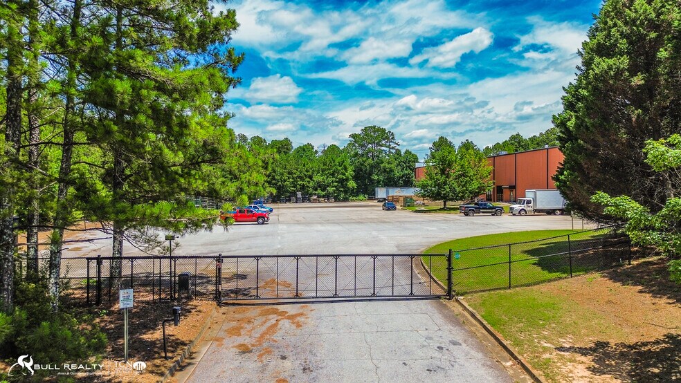 More Photos Of 14290 Lochridge Blvd, Covington Distribution For Lease