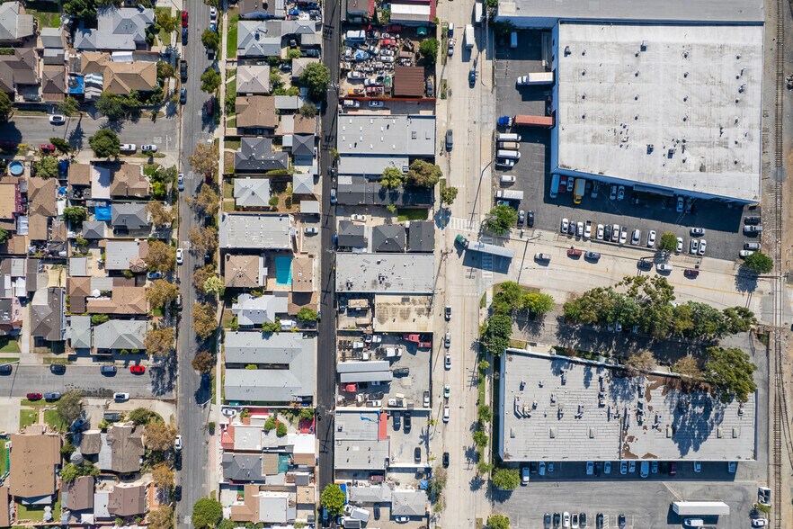 More Photos Of 1412 S Gerhart Ave, Commerce Warehouse For Sale