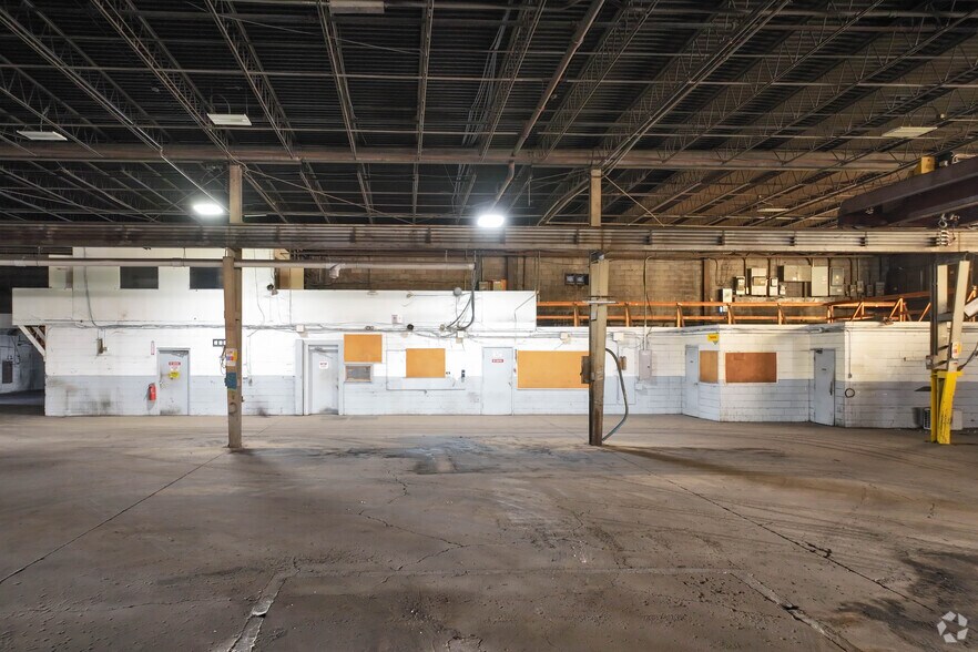 More Photos Of 1729 Pennsylvania Ave, Monaca Manufacturing For Lease