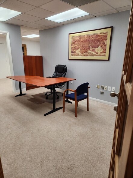 More Photos Of 703 Giddings Ave, Annapolis Medical For Lease