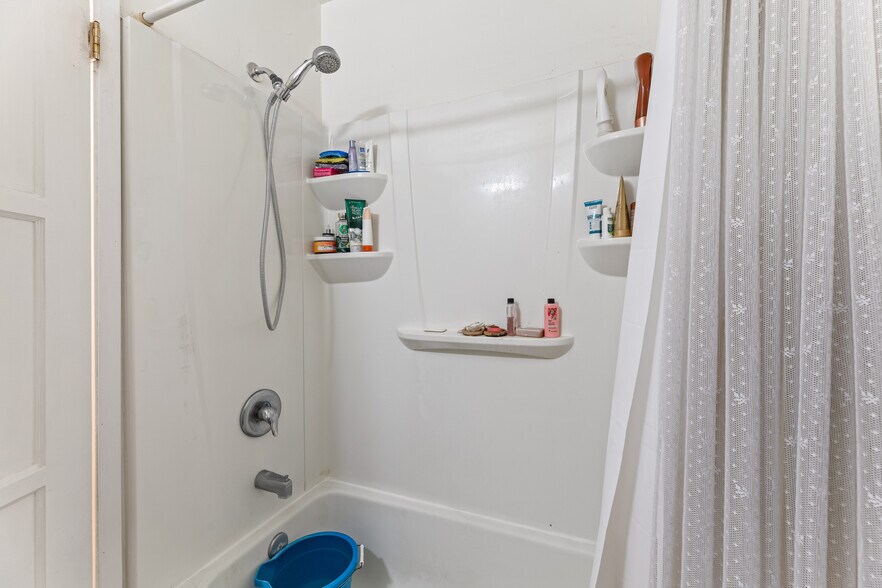 More Photos Of 1717 E Chevy Chase Dr, Glendale Multifamily For Sale