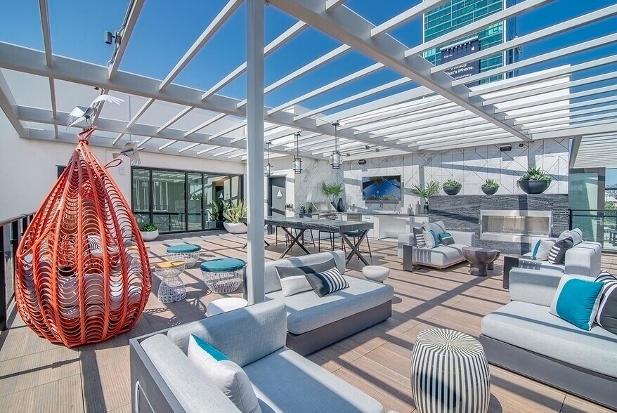 More Photos Of 6240 W Sunset Blvd, Los Angeles Apartments For Lease