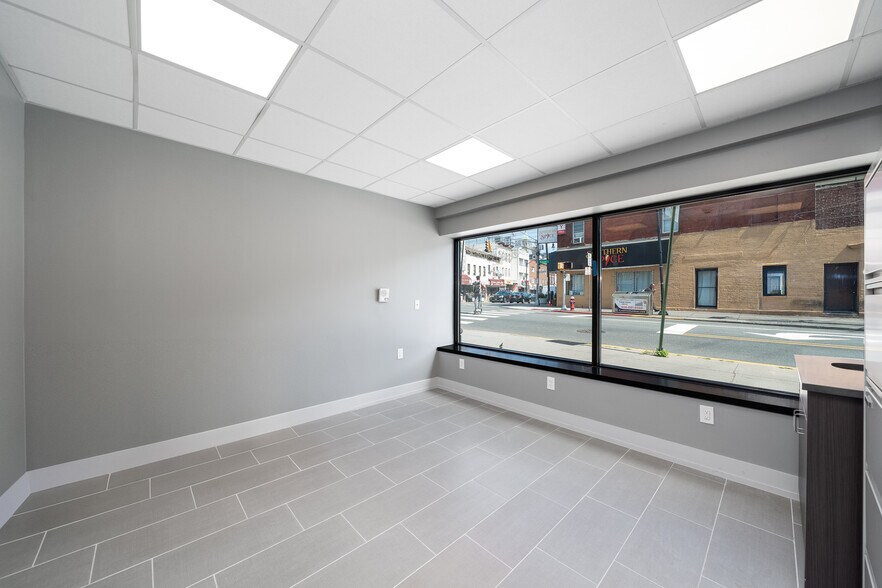 More Photos Of 845 Newark Ave, Jersey City Medical For Lease