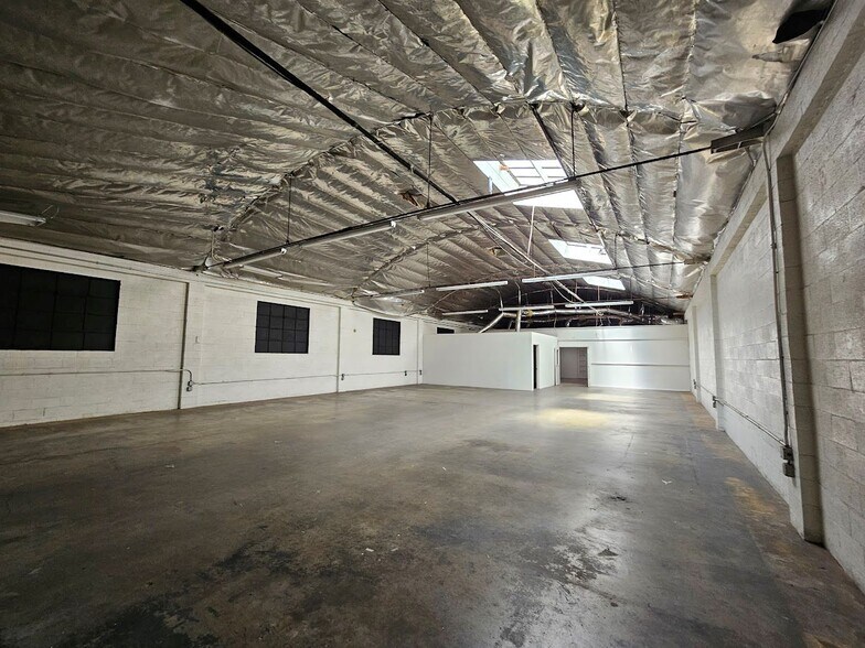 More Photos Of 920 E Pico Blvd, Los Angeles Warehouse For Lease