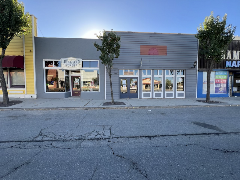 Primary Photo Of 738 Main St, Ramona Storefront For Sale