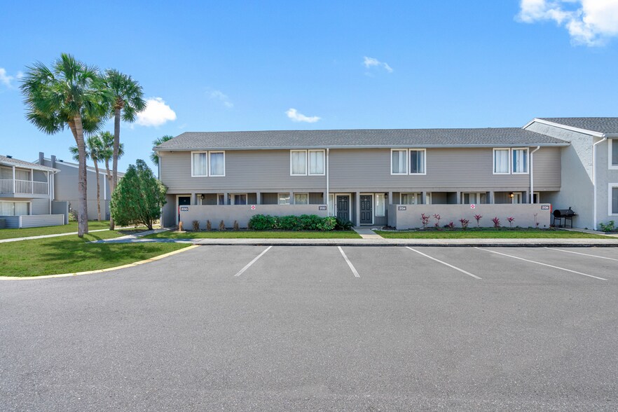 More Photos Of 2148 54th Ave S, Saint Petersburg Apartments For Sale