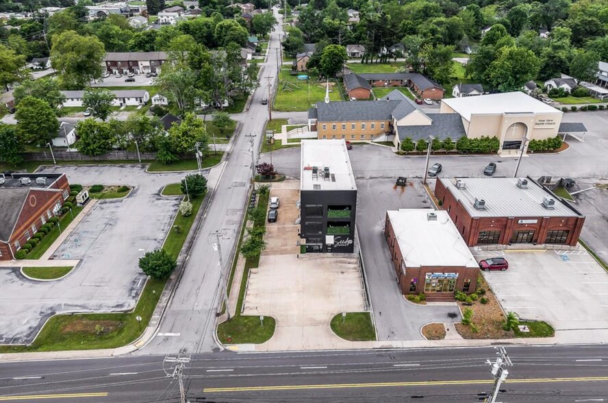 More Photos Of 404 N Willow Ave, Cookeville Office For Sale