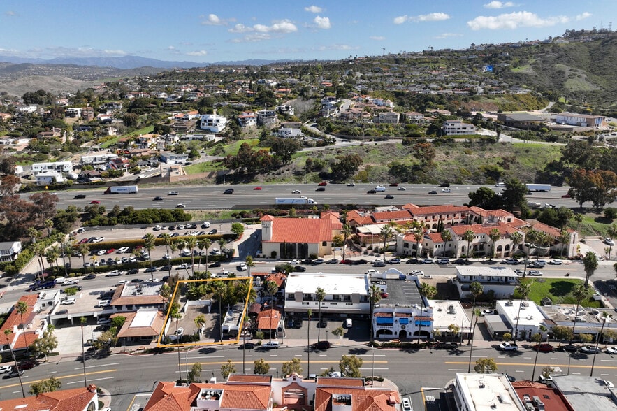 More Photos Of 317 N El Camino Real, San Clemente Storefront For Sale