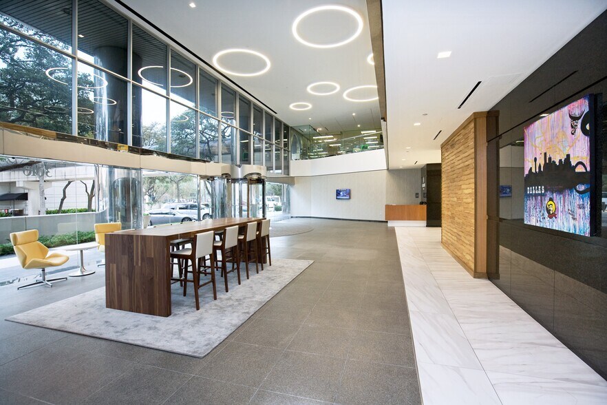 More Photos Of 3030 Lyndon B Johnson Fwy, Dallas Office For Lease