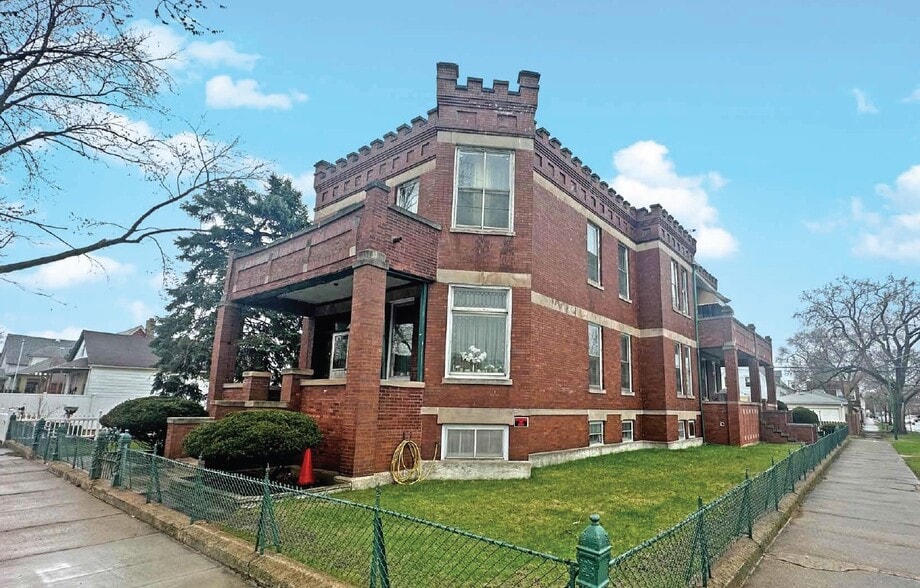 Primary Photo Of 13402 S Buffalo Ave, Chicago Apartments For Sale