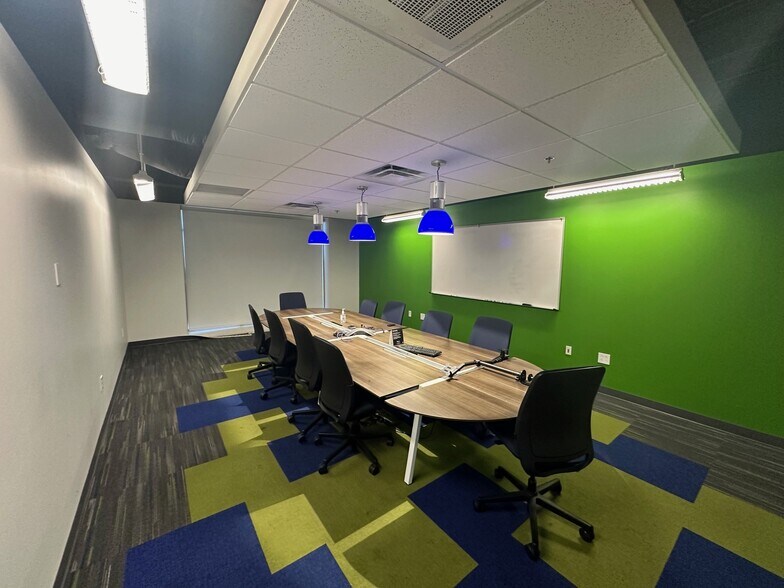 More Photos Of 200 Lexington Green Cir, Lexington General Retail For Lease