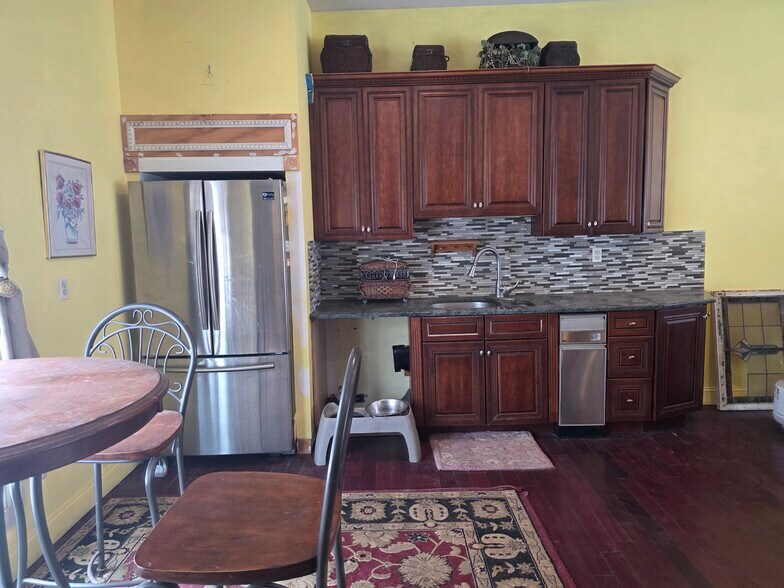 More Photos Of 56 Old State Route 12, Frenchtown Showroom For Sale