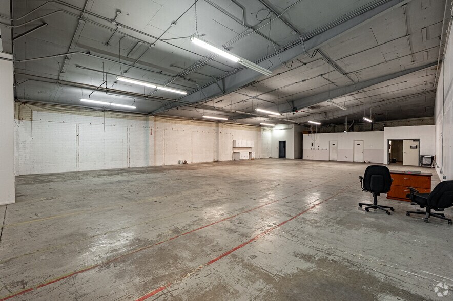 More Photos Of 540 S Crocker St, Los Angeles Industrial For Sale