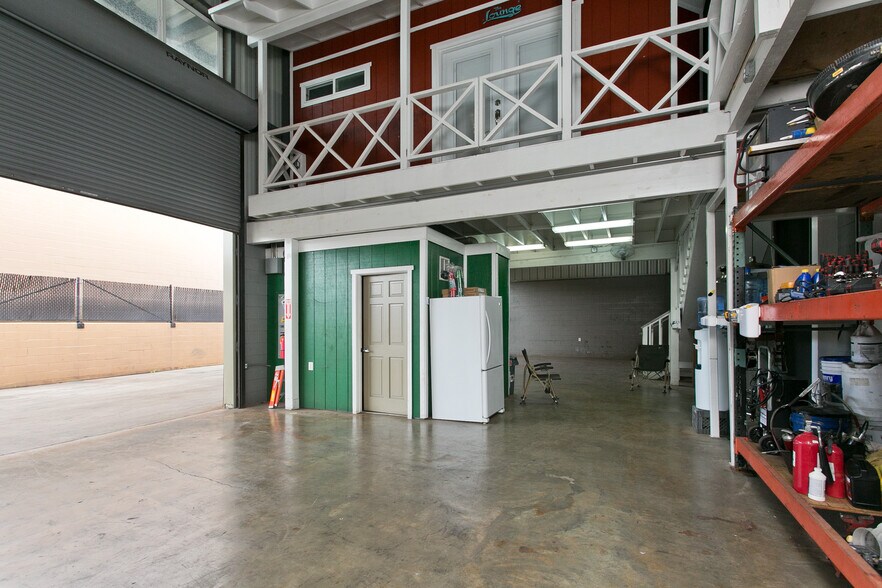 More Photos Of 1325 Middle St, Honolulu Warehouse For Lease