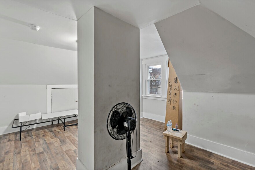 More Photos Of 848 Duss Ave, Ambridge Storefront Retail Residential For Sale