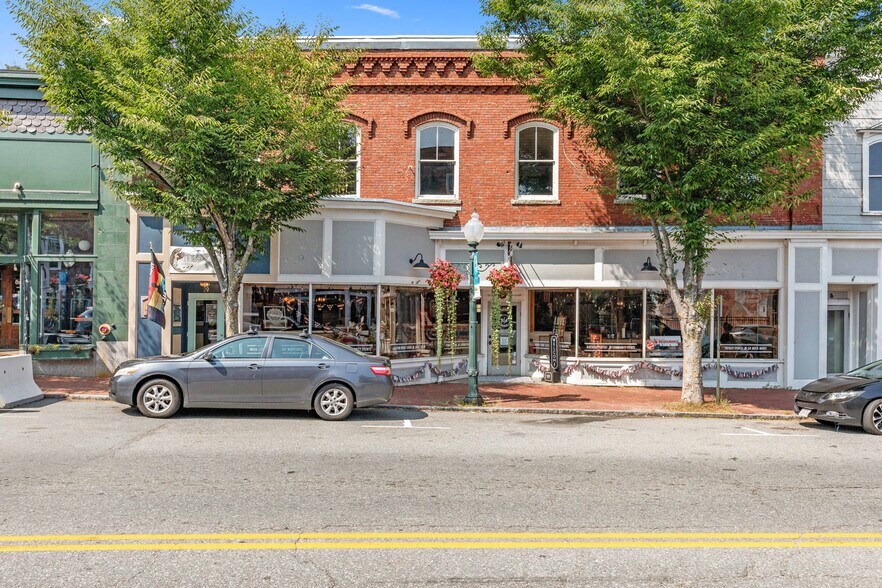 Primary Photo Of 25 Main St, Amesbury Storefront Retail Residential For Lease