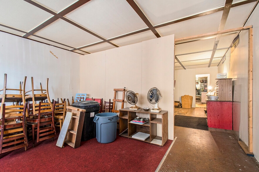 More Photos Of 108 E Ferry St, Berrien Springs Flex For Sale