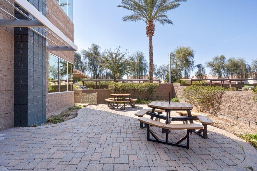 More Photos Of 4550 E Bell Rd, Phoenix Medical For Lease