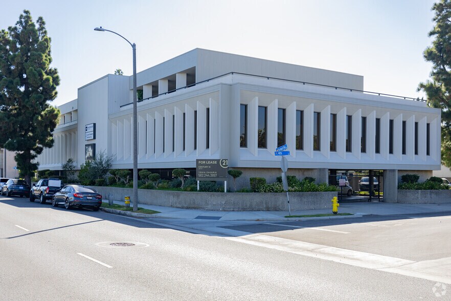 More Photos Of 10841 Paramount Blvd, Downey Office For Lease