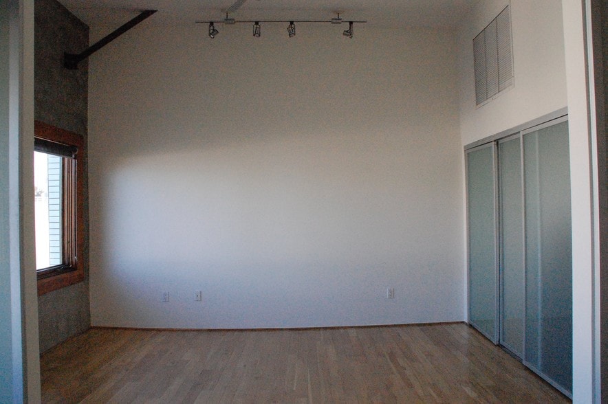 More Photos Of 8 Brooks Ave, Venice Apartments For Lease