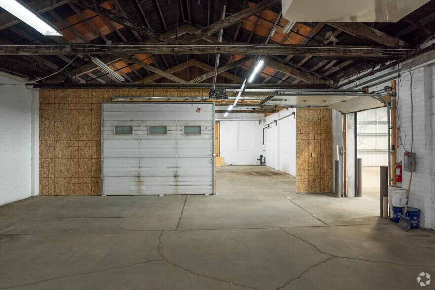 More Photos Of 400 Cherry Ave SE, Canton Manufacturing For Lease