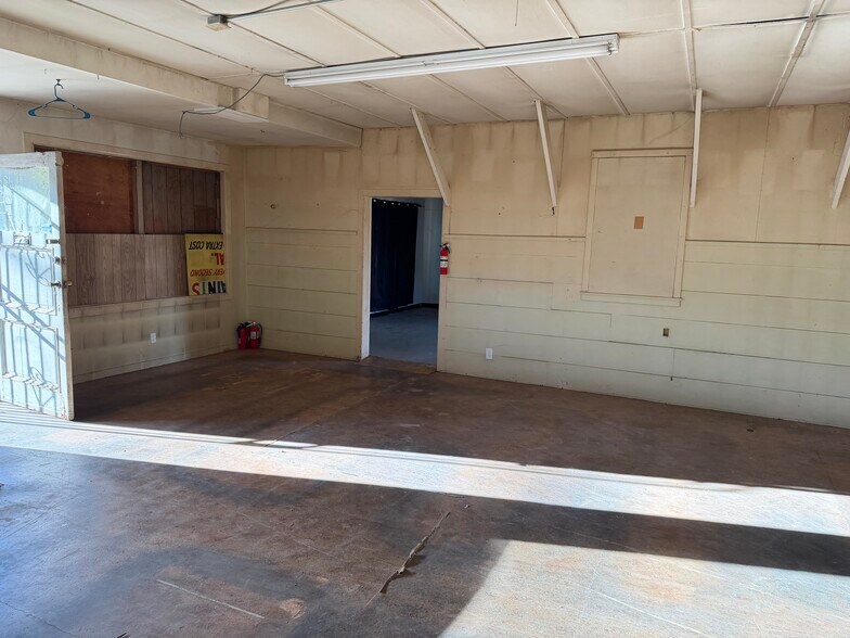 More Photos Of 217 Percy Ave, Yuba City Storefront For Sale