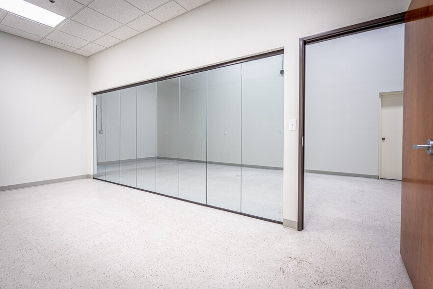 More Photos Of 1901-1923 Windsor Pl, Fort Worth Warehouse For Sale