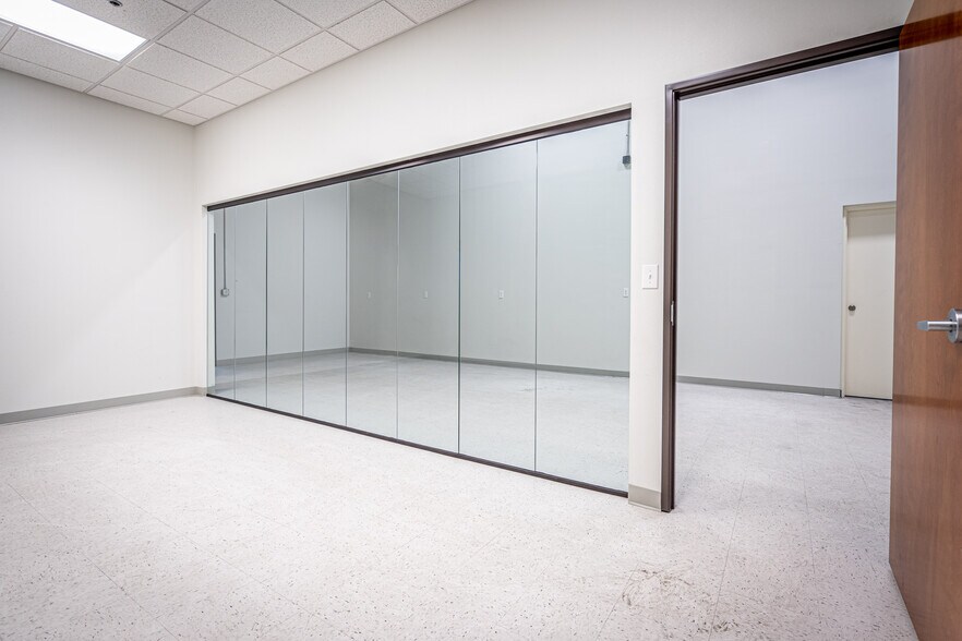 More Photos Of 1901-1923 Windsor Pl, Fort Worth Warehouse For Lease