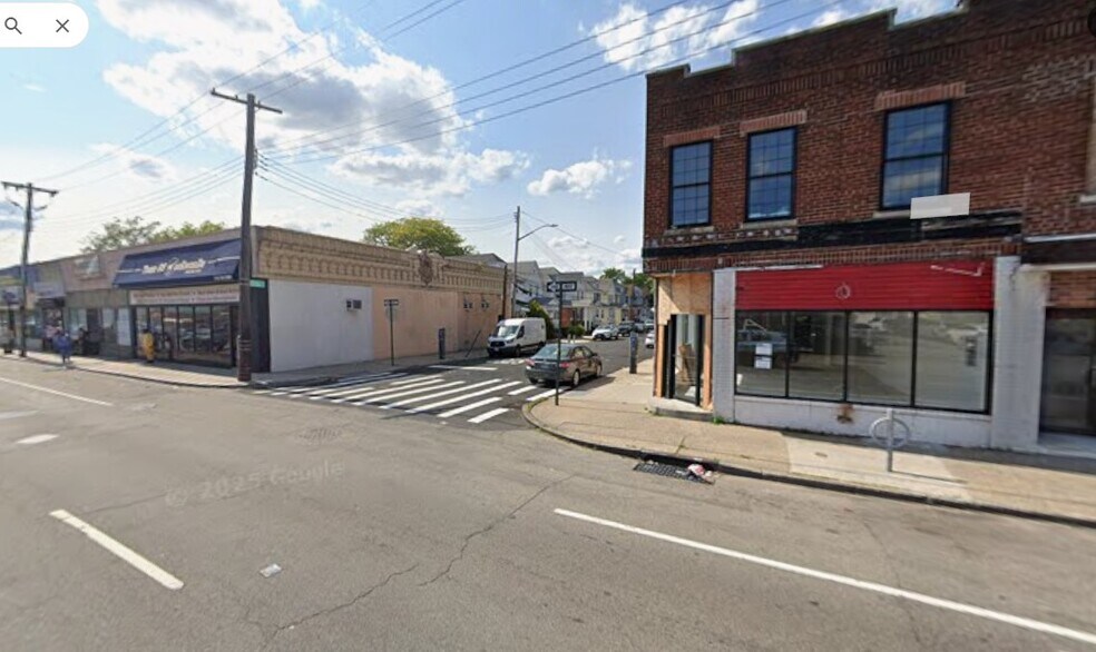Primary Photo Of 24525 Jericho Tpke, Bellerose Flex For Lease