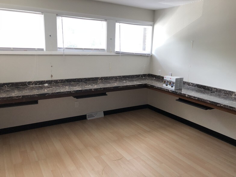 More Photos Of 1525 Wampanoag Trl, East Providence Medical For Lease